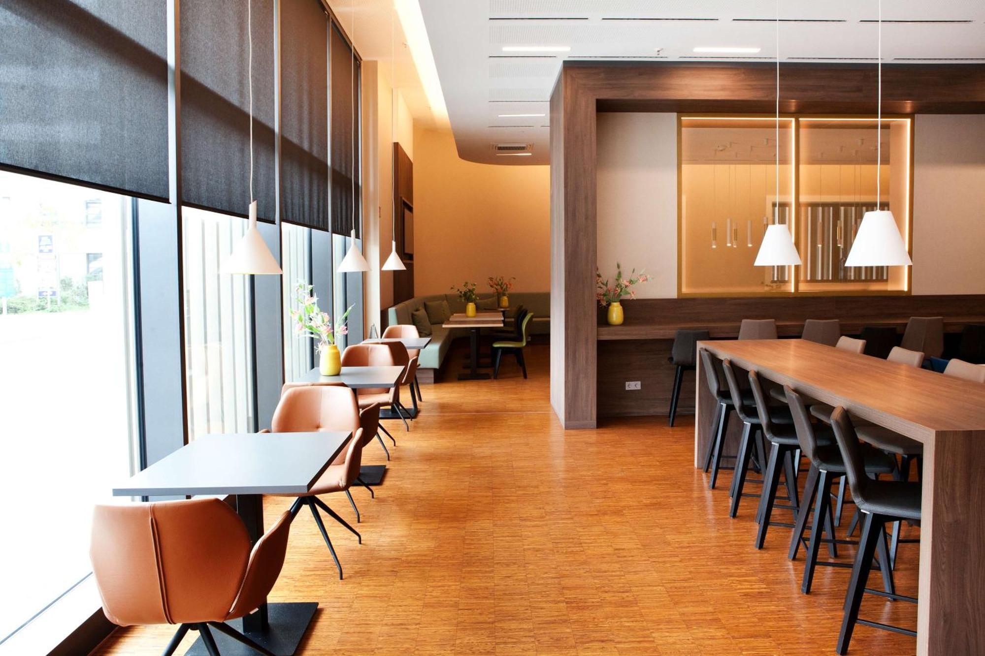 Hampton By Hilton Center East Hotel 3*