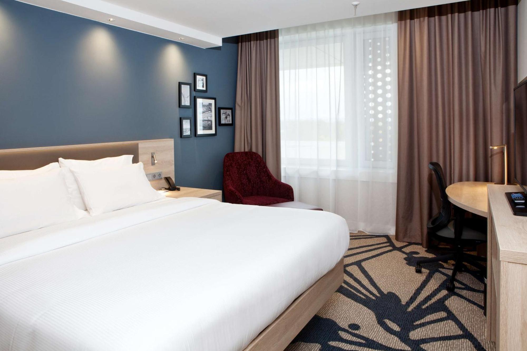 Hampton By Hilton Center East Hotel